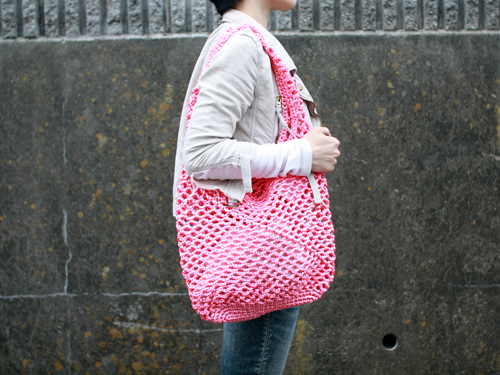 メッシュのカラー・バッグ：ピンク